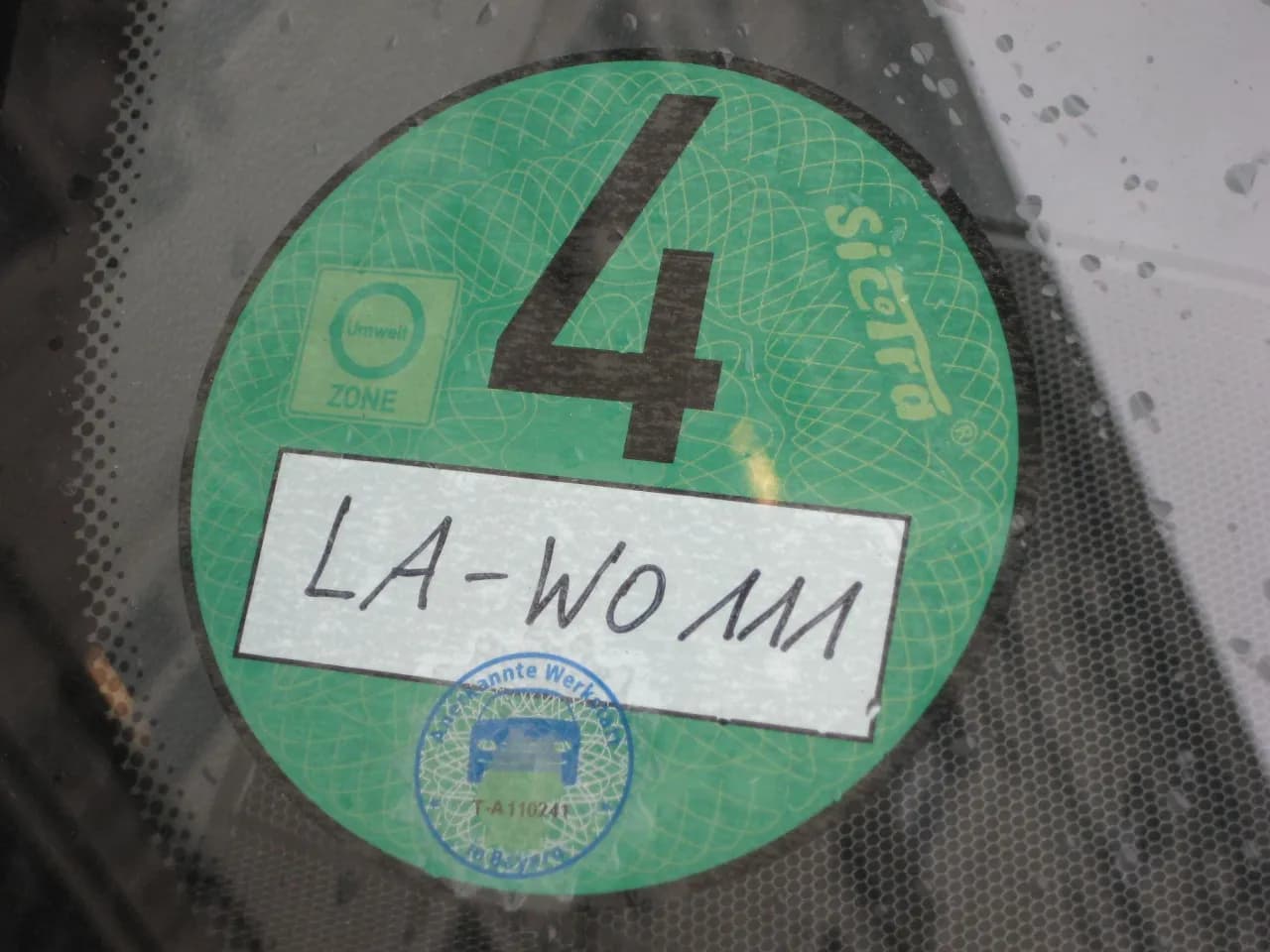 Naklejka Umweltzone – Jakie są przepisy i jak zdobyć wymaganą naklejkę?