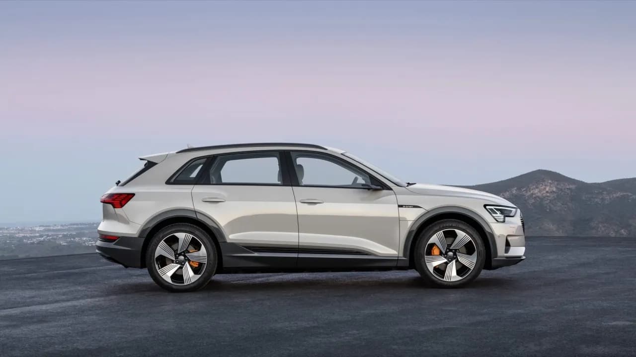 Audi E-Tron 55 – Specyfikacja, opinie i osiągi elektrycznego SUV-a