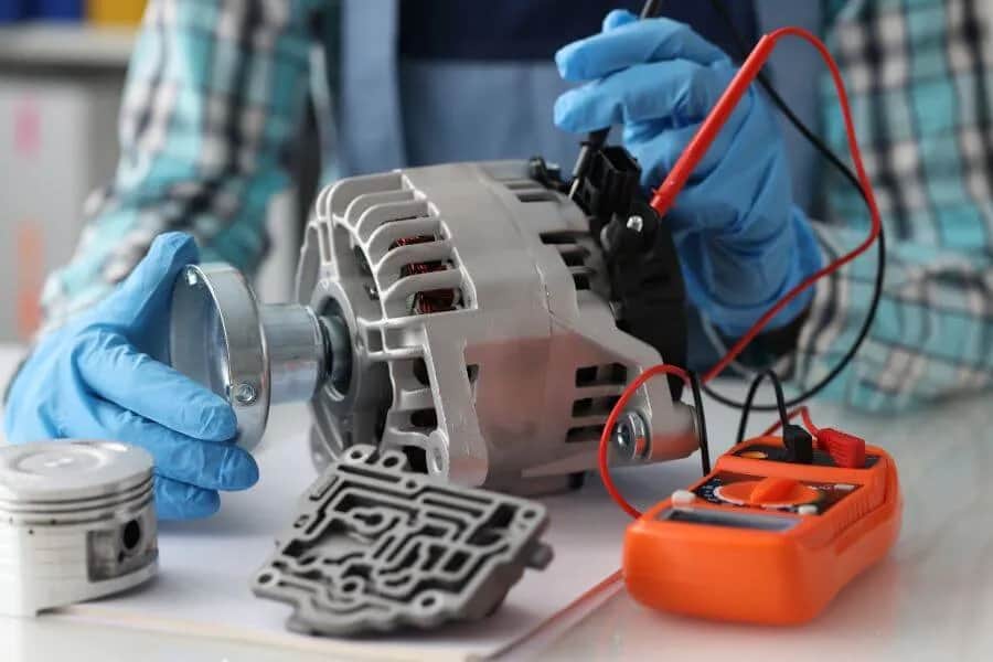 Ile kosztuje regeneracja alternatora? Porównanie z nowym i oszczędności