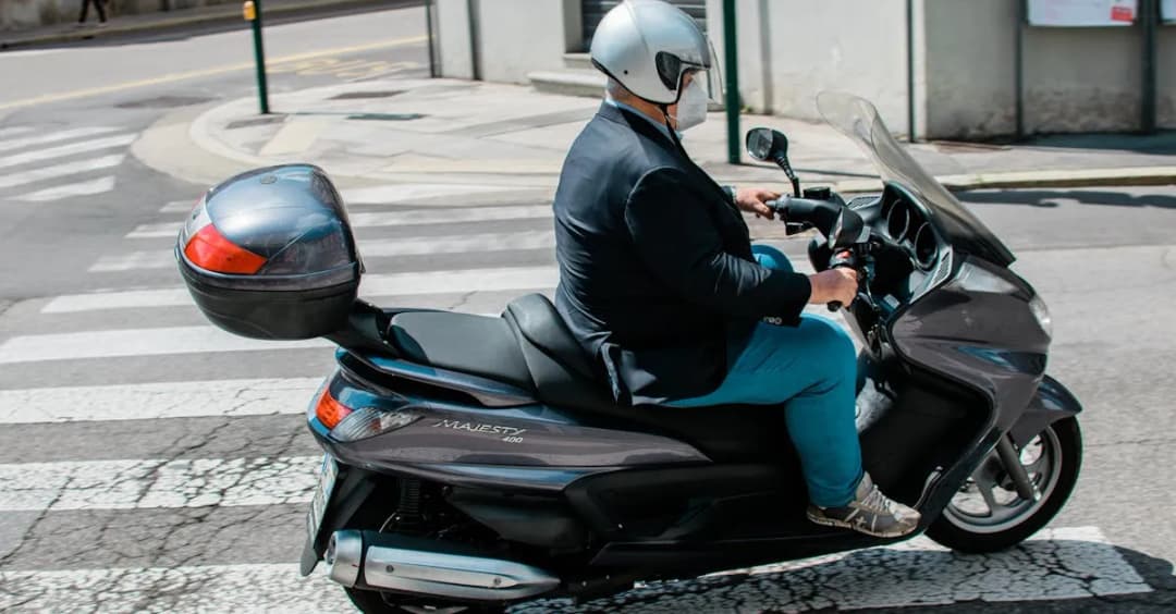 Wybór i funkcjonalność stroju na skuter – Praktyczne porady i rekomendacje