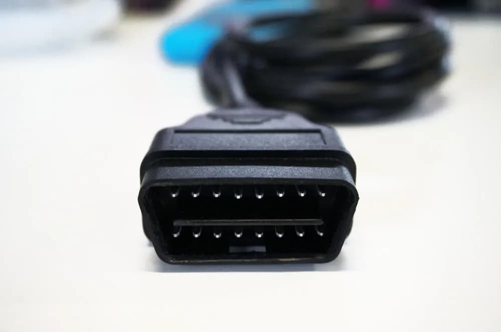 Wtyczka OBD – Przewodnik po zastosowaniach w diagnostyce samochodowej