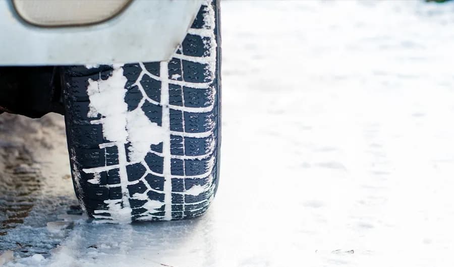 Czy opony zimowe są obowiązkowe? Fakty i przepisy w Polsce