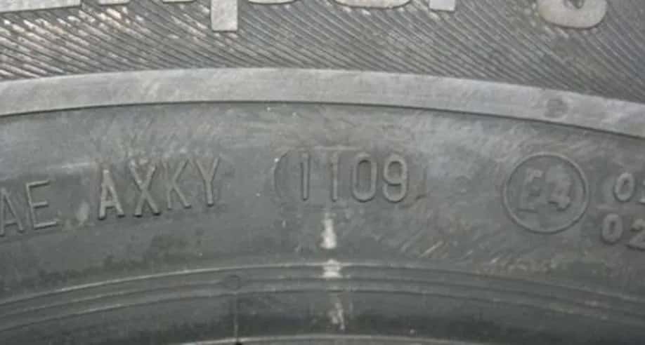 Jak sprawdzić wiek opony i uniknąć niebezpieczeństwa na drodze