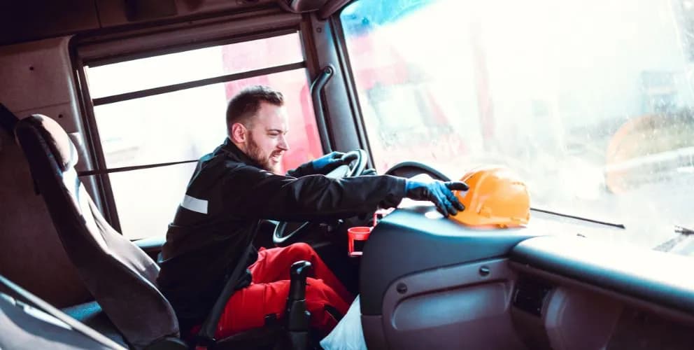 Ile zarabia kierowca tira za kilometr? Sprawdź stawki i czynniki wpływające na wynagrodzenie