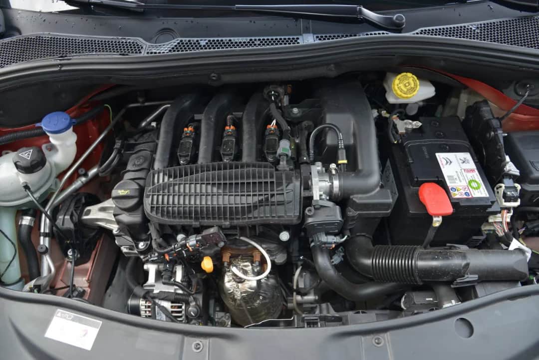 Jaki silnik wybrać do Peugeota 2008? Kompleksowe porównanie jednostek