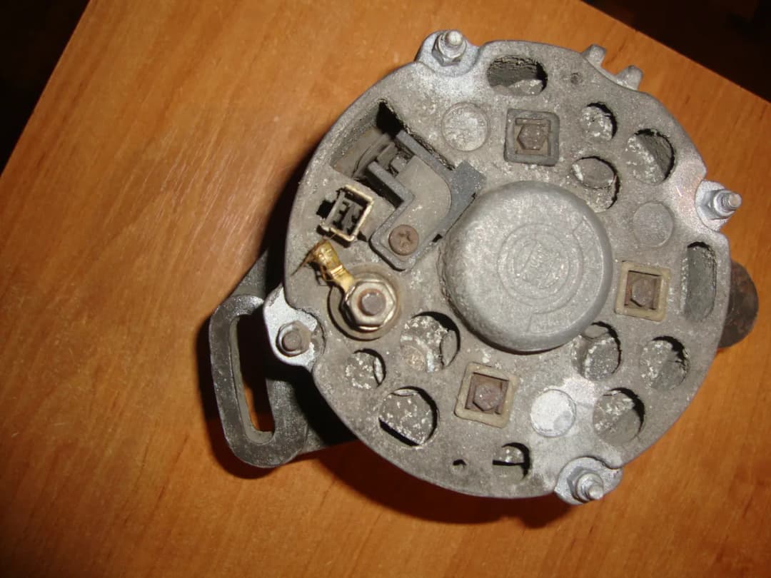 Prądnica czy alternator w C 360: różnice, problemy i jak uniknąć kosztownych błędów